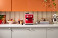 Ekspres kolbowy z młynkiem KitchenAid - czerwony karmelek (5KES6551ECA) - 4